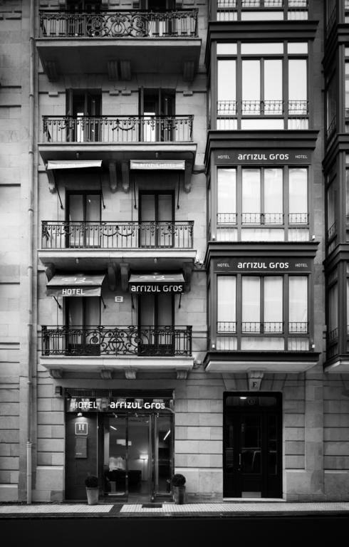 Hotel & Suites Arrizul Gros San Sebastian Exterior photo